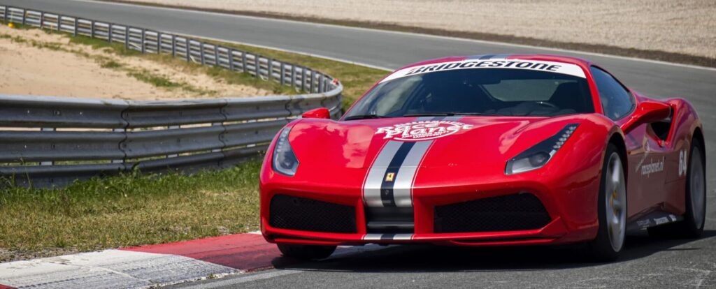 Ferrari 488 GTB op het Scheivlak tijdens een Unlimited VIP Experience op Circuit Zandvoort.