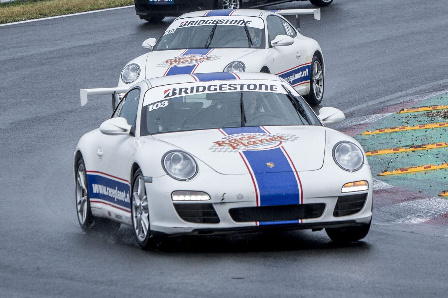 Porsche 911 Rennstrecke Fahren aud dem Circuit Race